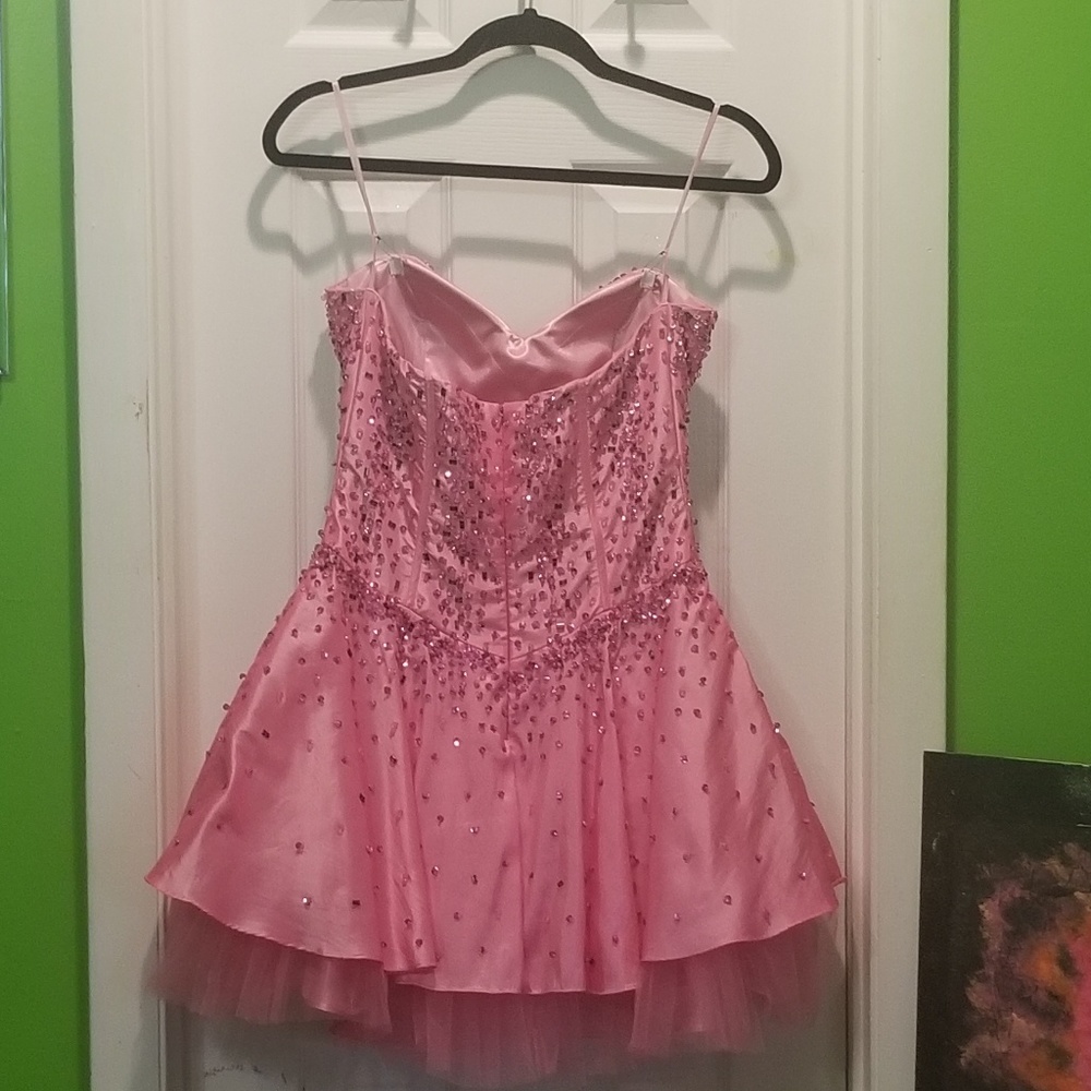 Prom dress - Picture 2 of 4